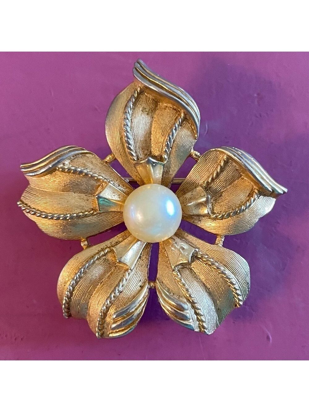 Vintage Crown Trifari Signed Gold-Tone Floral Brooch Intricate Detailing w/Pearl